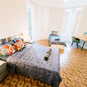 By Plaza Catalunya Hostel Barcelona